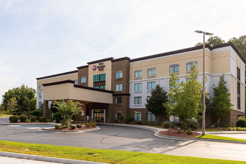 Spark by Hilton Port Wentworth Savannah featured exterior or lobby in Port Wentworth, GA — similar hotel