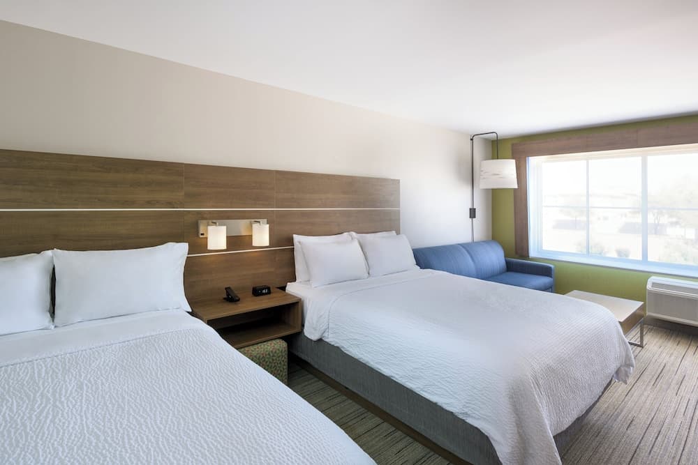 Holiday Inn Express & Suites Phoenix East - Gilbert by IHG gallery photo in Gilbert, AZ — image 28