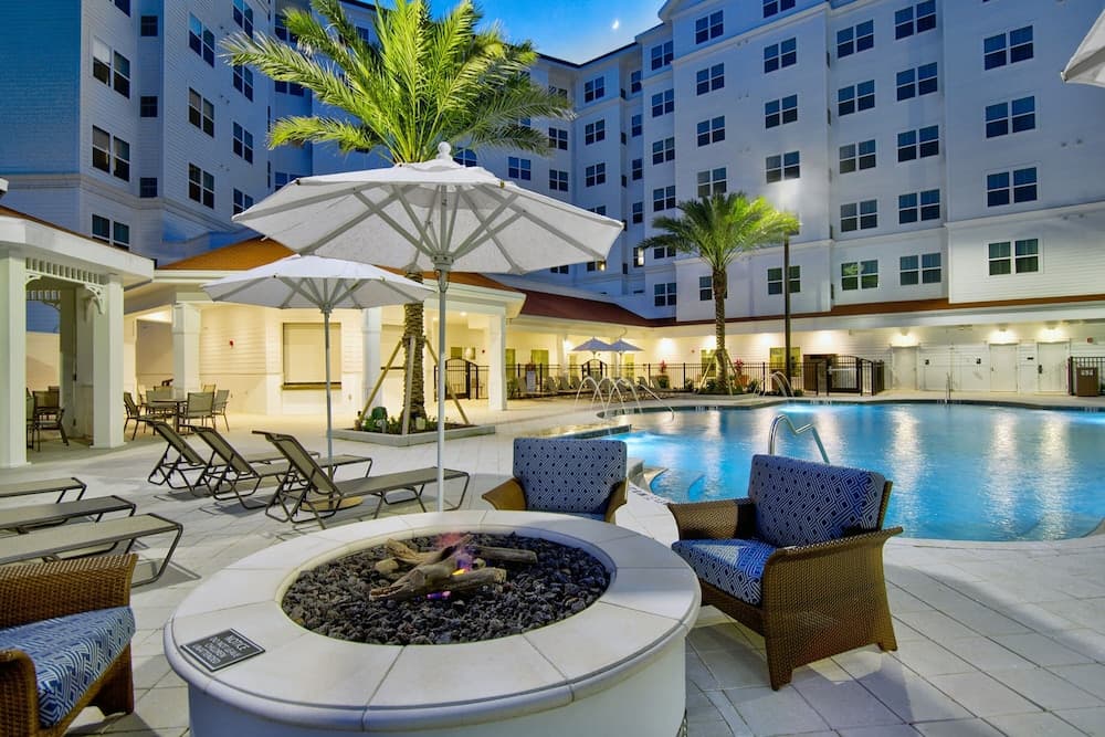Residence Inn by Marriott Orlando Flamingo Crossing/Western Entrance interior in Winter Garden, FL — gallery photo 2