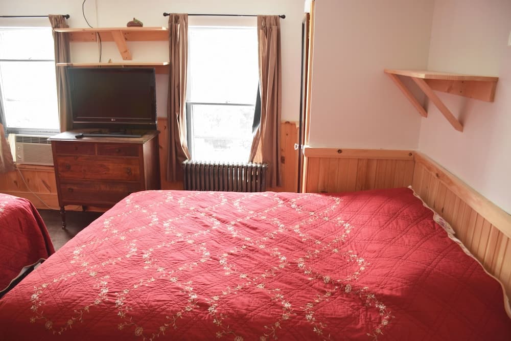 The Baseball Hotel gallery photo in Richfield Springs, NY — image 6