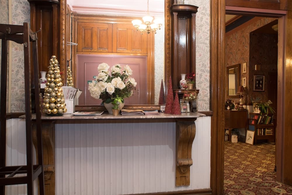 Biltmore Suites Hotel interior in Baltimore, MD — gallery photo 2