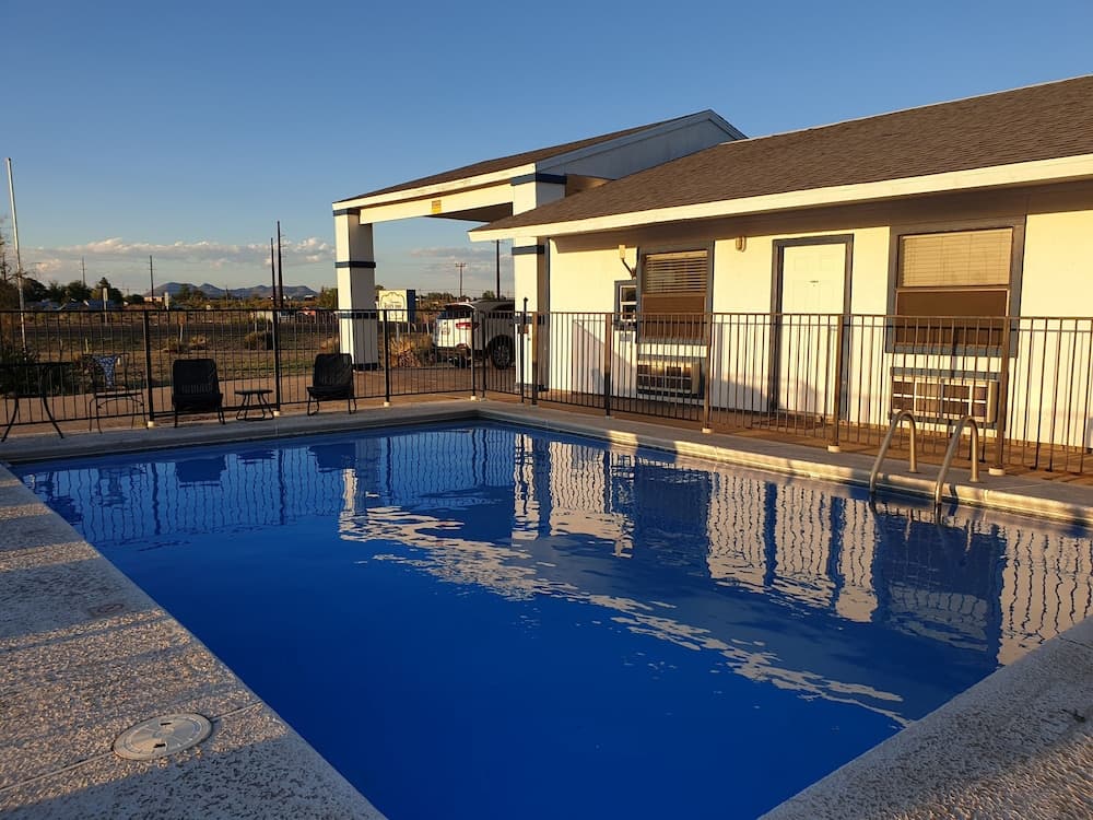 Riata Inn interior in Marfa, TX — gallery photo 2