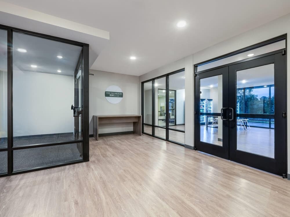 Echo Suites Sterling interior in Sterling, VA — gallery photo 2