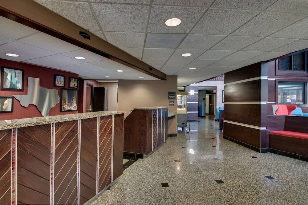 Heritage Inn & Suites The Woodlands, Trademark by Wyndham interior in The Woodlands, TX — gallery photo 2
