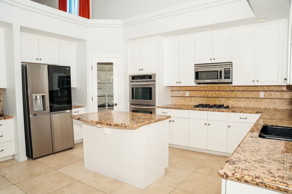 Large Family Home Near Phoenix gallery photo in Buckeye, AZ — image 30