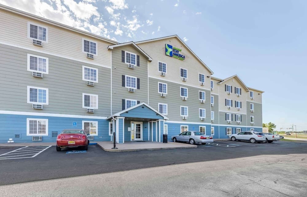 Extended Stay America Select Suites - Oklahoma City - Bethany featured exterior or lobby in Oklahoma City, OK — similar hotel