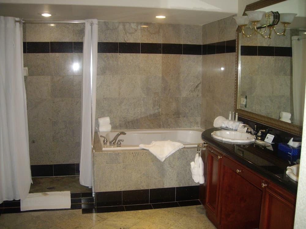 Holiday Inn Express Hotel & Suites El Centro by IHG interior in El Centro, CA — gallery photo 2