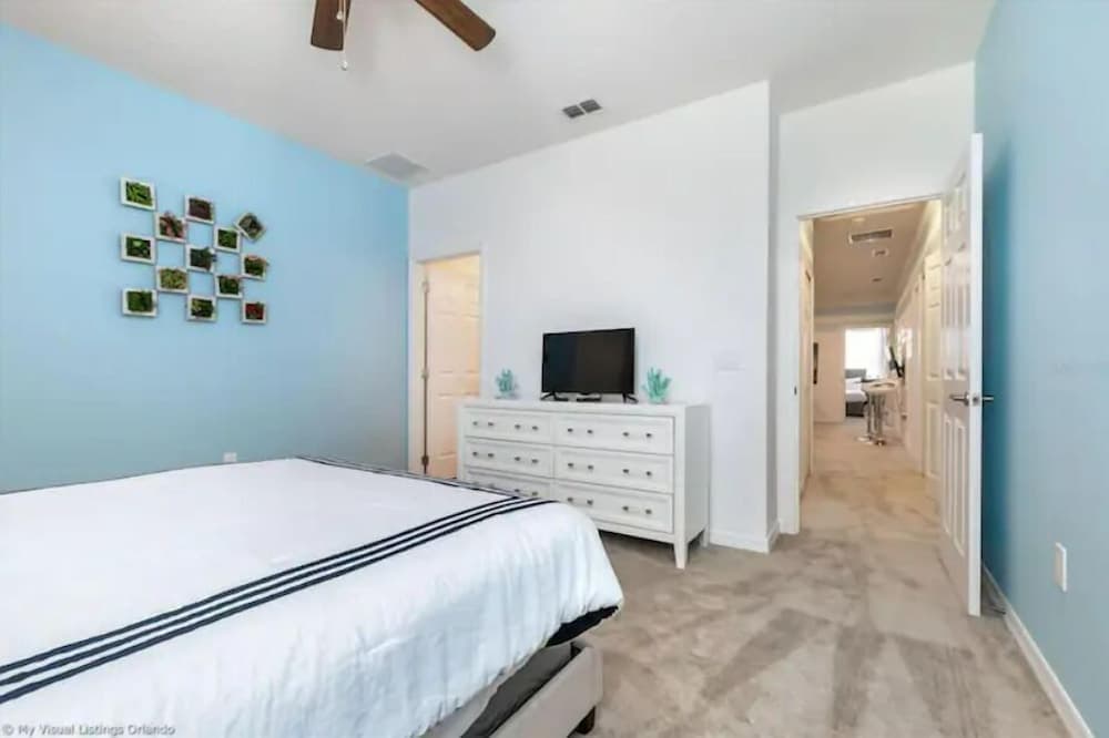 Leisure Lounge gallery photo in Davenport, FL — image 13