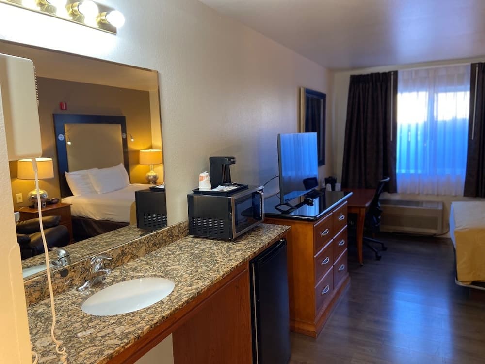 Toppenish Inn and Suites gallery photo in Toppenish, WA — image 9