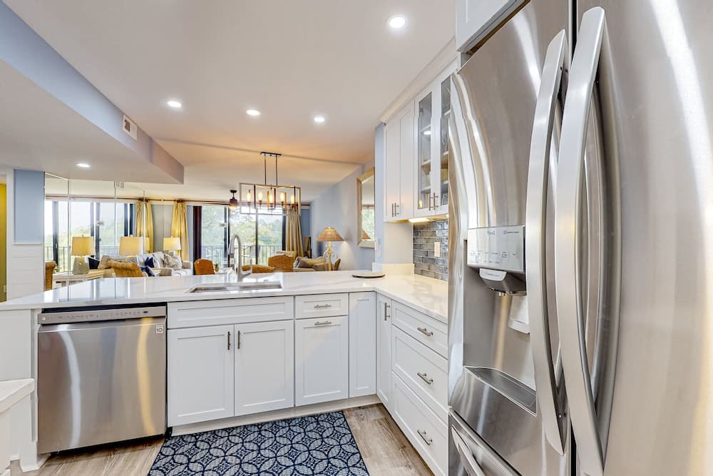 Island Club property views in Hilton Head Island, SC — gallery photo 3