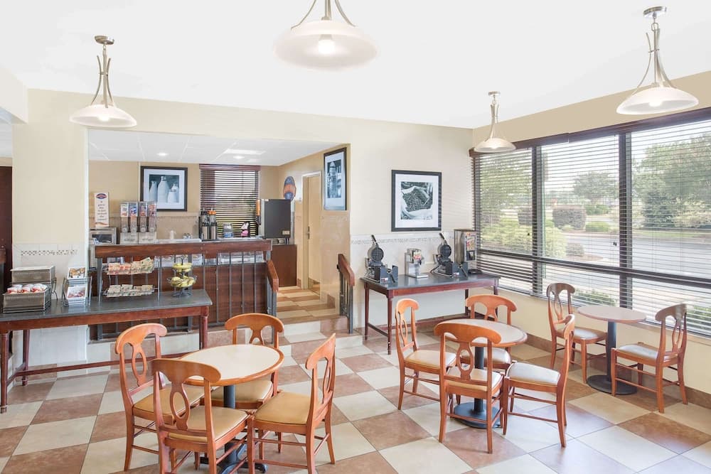 Baymont by Wyndham Greenville gallery photo in Greenville, NC — image 8