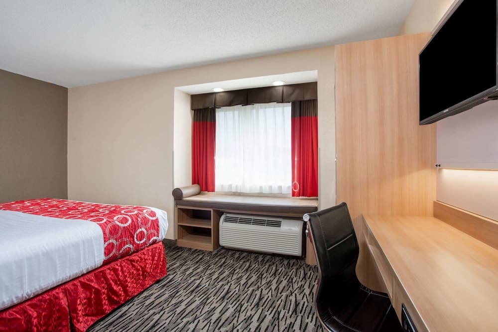 Microtel Inn & Suites by Wyndham Charleston WV gallery photo in South Charleston, WV — image 9