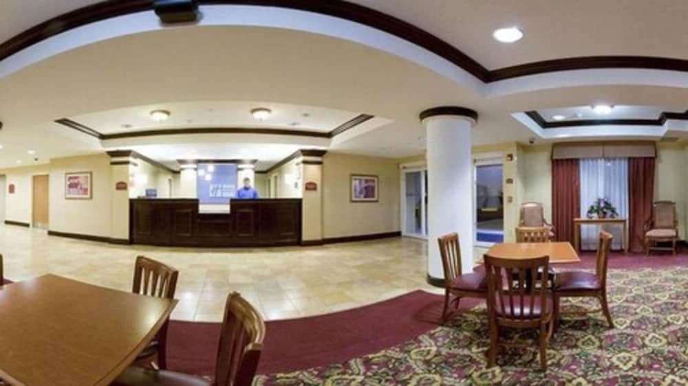 Holiday Inn Express Hotel & Suites Brooksville West by IHG gallery photo in Spring Hill, FL — image 23