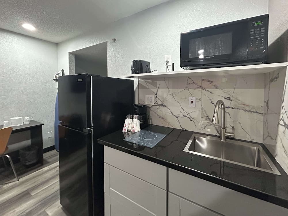 Studio 6 Tacoma, WA - South — hotel in Tacoma, Washington