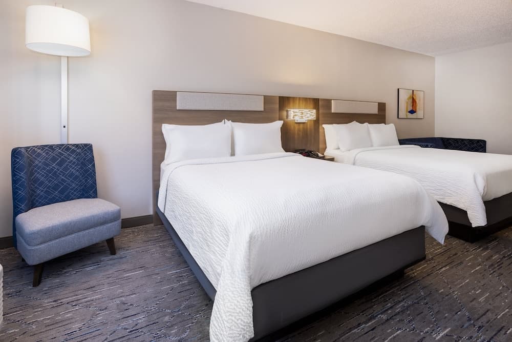 Holiday Inn Express Hotel & Suites New Tampa I-75 by IHG interior in Tampa, FL — gallery photo 2