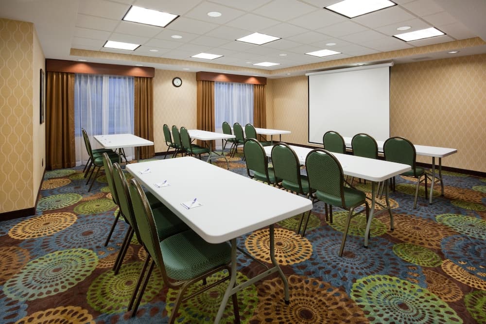 Holiday Inn Express & Suites Davenport by IHG gallery photo in Davenport, IA — image 6