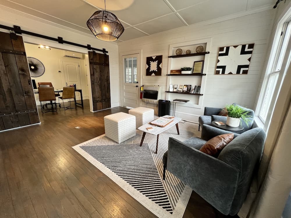 27 On Park interior in Dahlonega, GA — gallery photo 2