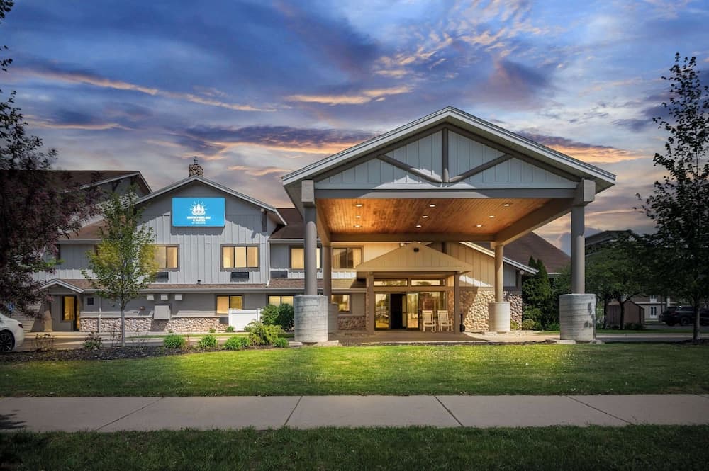 White Pines Inn & Suites gallery photo in Holland, MI — image 54