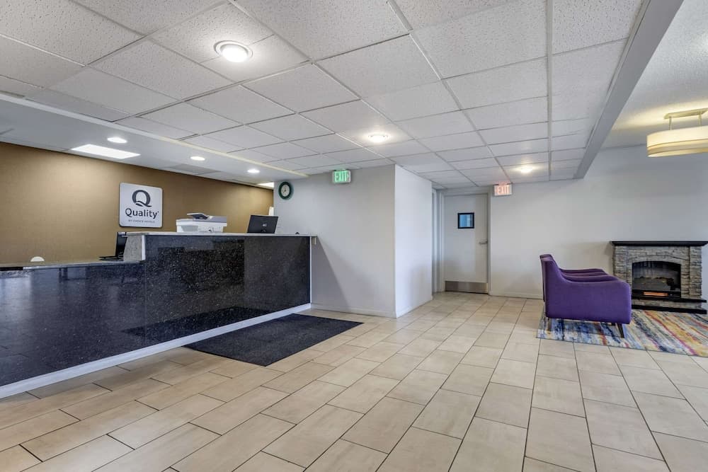 Quality Inn Spartanburg Northwest interior in Spartanburg, SC — gallery photo 2