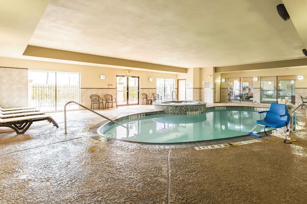 Comfort Suites Beaumont I-10 gallery photo in Beaumont, TX — image 27