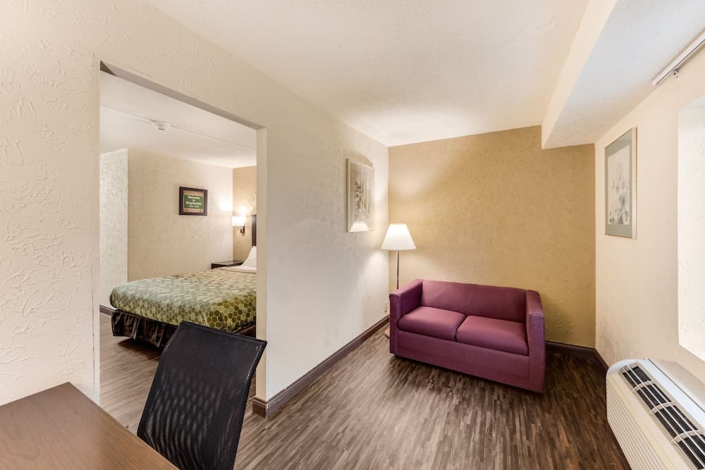 Econo Lodge Inn And Suites gallery photo in Binghamton, NY — image 17