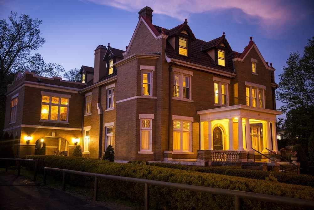 Hazeltine Boutique Hotel BnB — hotel in Warren, Pennsylvania