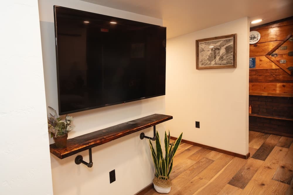 The Frenchman Suites property views in Silverton, CO — gallery photo 3