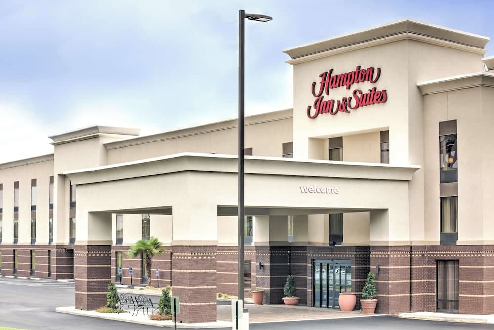 Hampton Inn & Suites Macon I-475 featured exterior or lobby in Macon, GA — similar hotel