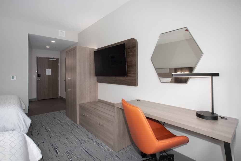 Holiday Inn Express and Suites Burley by IHG interior in Heyburn, ID — gallery photo 2