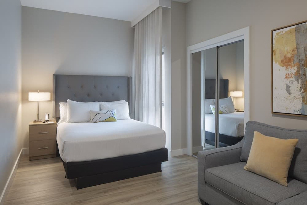 Art House Hotel and Suites property views in Santa Rosa, CA — gallery photo 3