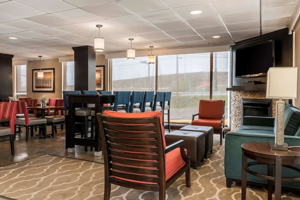 Comfort Inn - Pocono Mountains interior in White Haven, PA — gallery photo 2