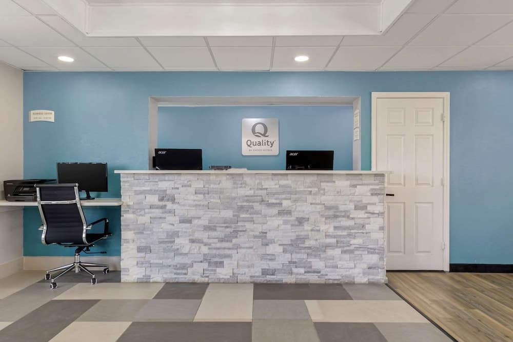 Quality Inn Newberry interior in Newberry, SC — gallery photo 2