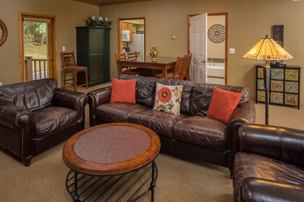 Lefevre Inn and Resort property views in Galena, IL — gallery photo 3