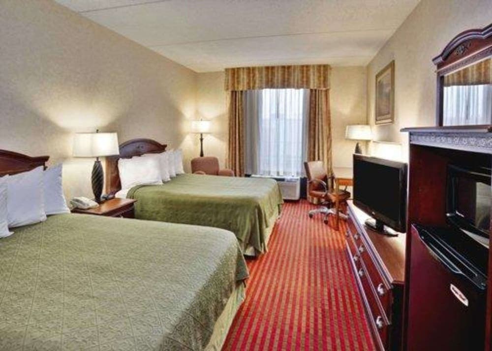Quality Inn & Suites Somerset Downtown interior in Somerset, KY — gallery photo 2