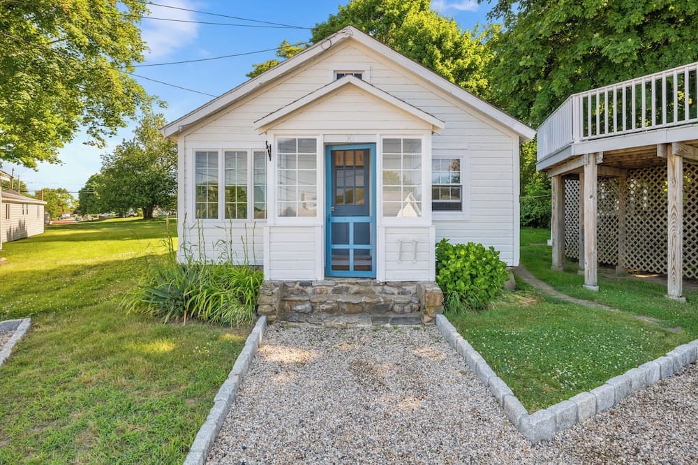 Marina Bay Cottages gallery photo in Waterford — image 94