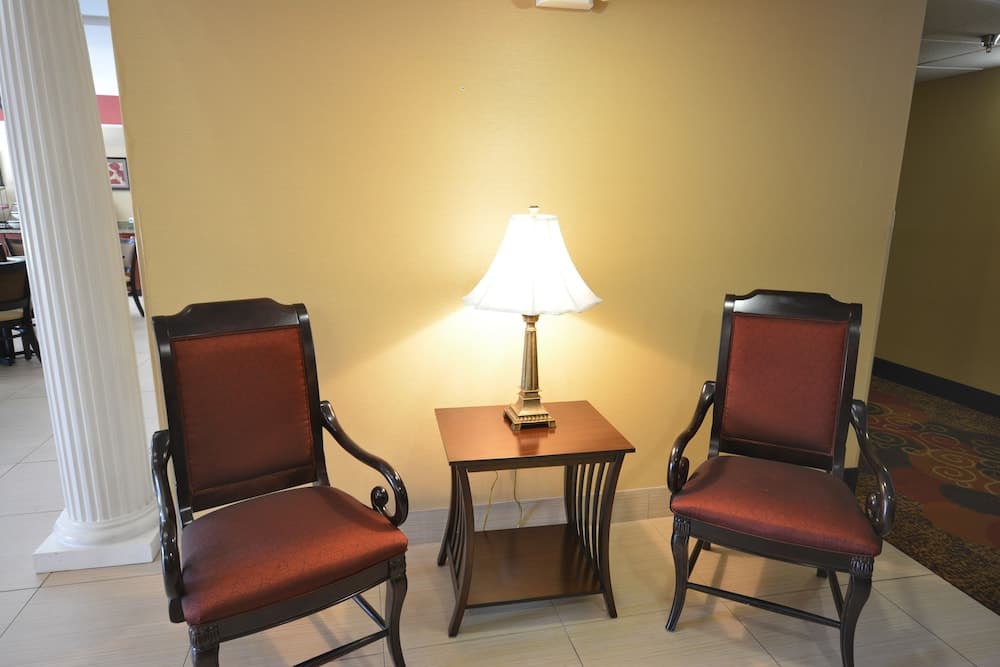 Comfort Inn & Suites Trussville I-59 exit 141 property views in Trussville, AL — gallery photo 3