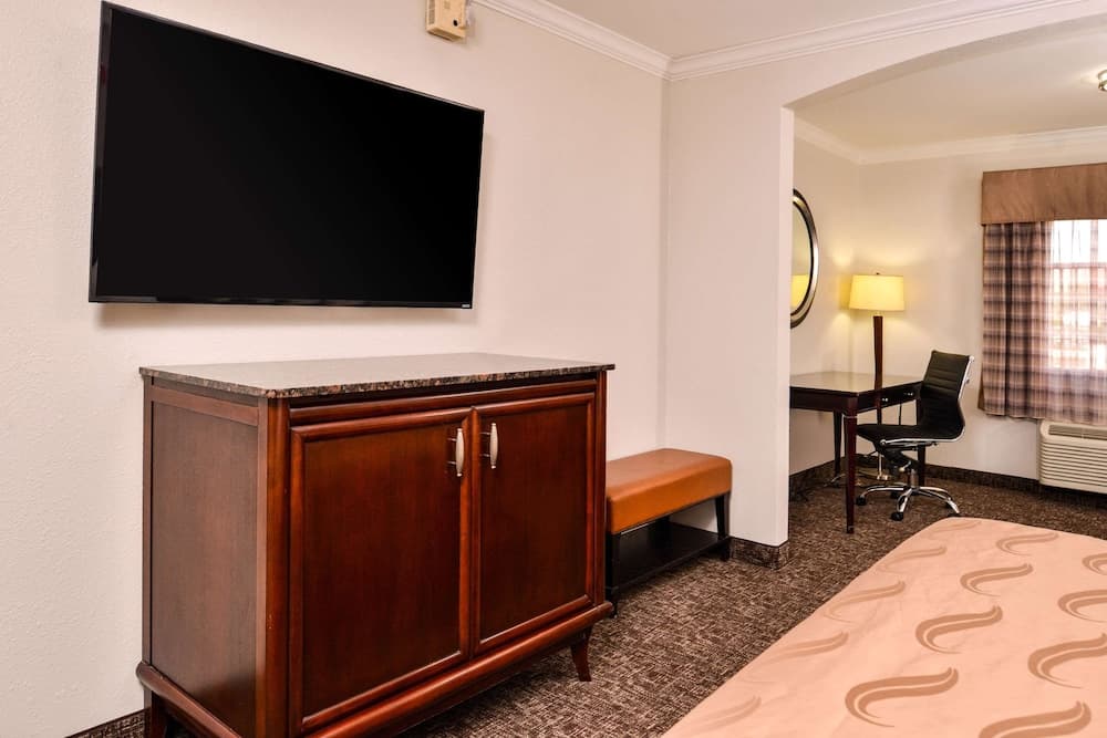 Quality Inn & Suites Beaumont gallery photo in Beaumont, TX — image 11