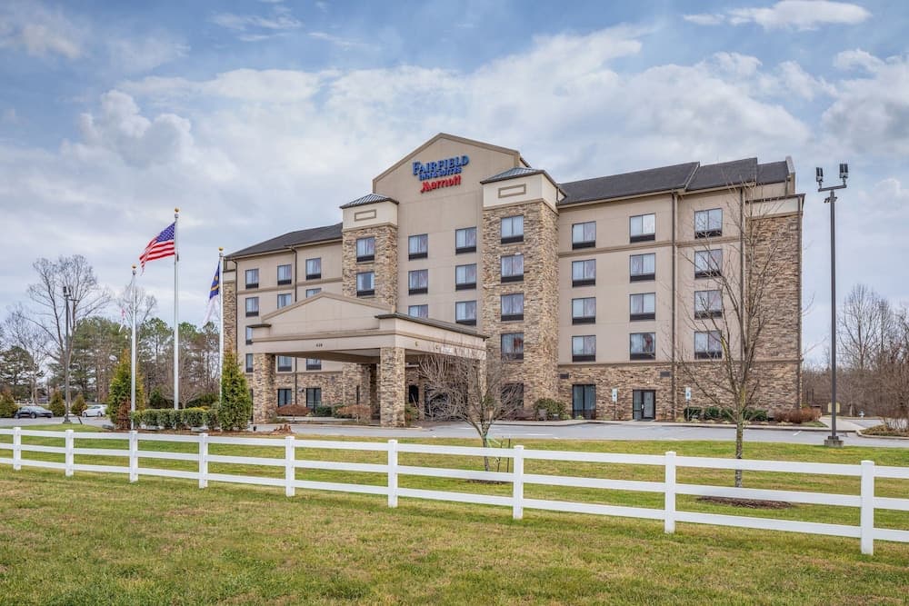 Fairfield Inn & Suites by Marriott Elkin Jonesville featured exterior or lobby in Elkin, NC — similar hotel