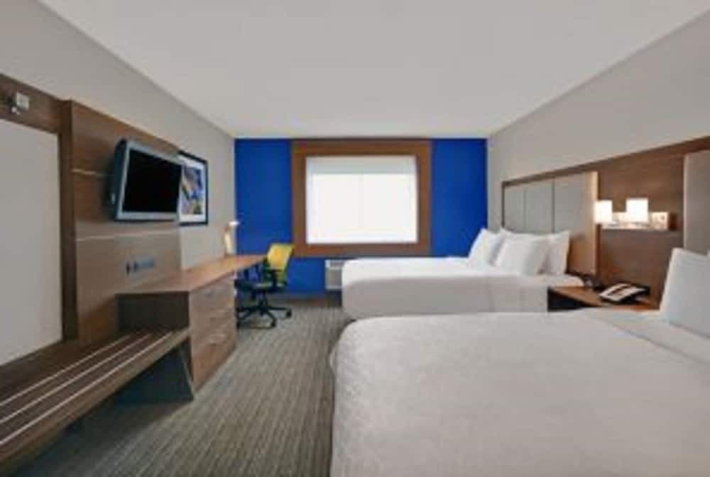 Holiday Inn Express & Suites Detroit Dearborn by IHG gallery photo in Dearborn, MI — image 44