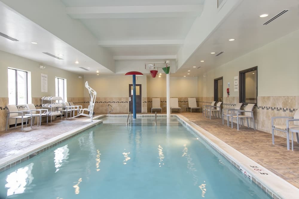 Holiday Inn Express Hotel & Suites New Philadelphia by IHG gallery photo in New Philadelphia, OH — image 9