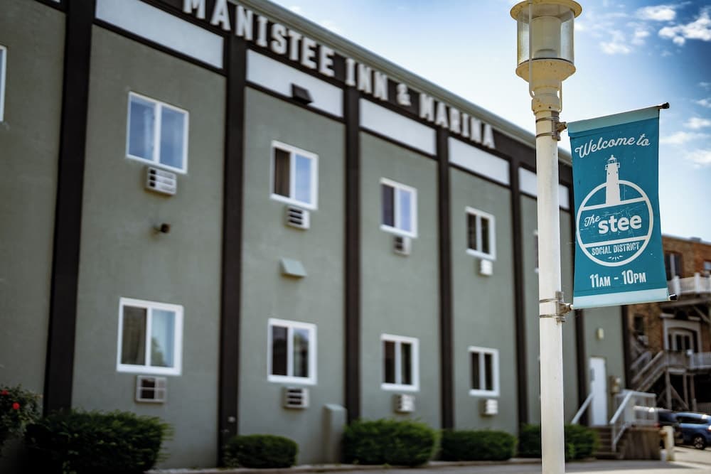 Manistee Inn & Marina featured exterior or lobby in Manistee, MI — similar hotel