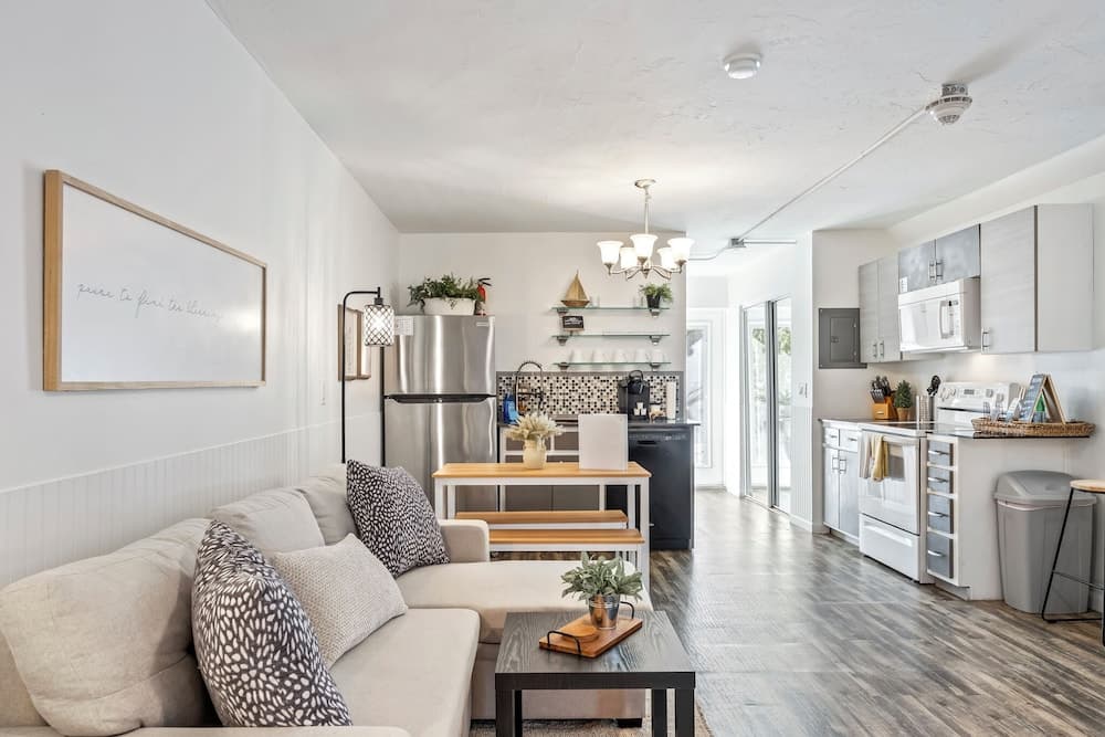 Sandpiper interior in Satellite Beach, FL — gallery photo 2
