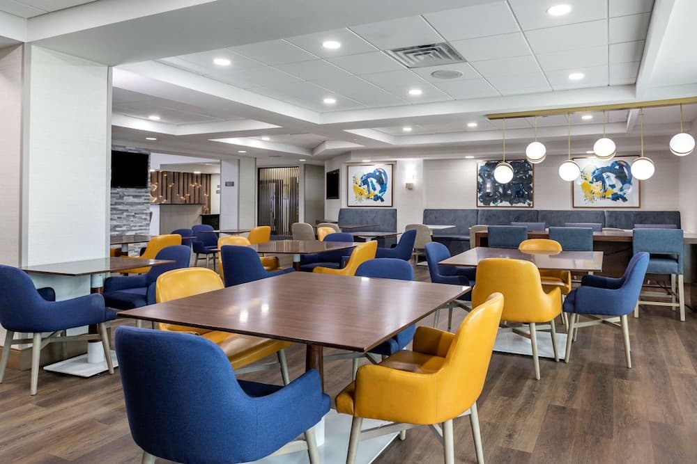 Comfort Inn & Suites Grand Blanc/Flint gallery photo in Grand Blanc, MI — image 10