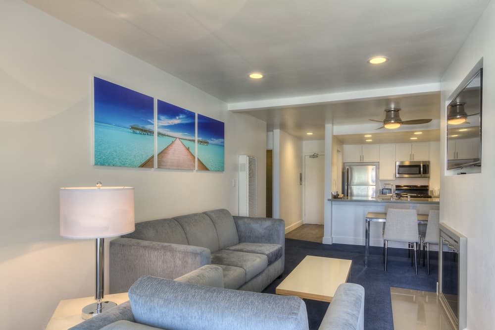 Oceanside Marina Suites property views in Oceanside, CA — gallery photo 3