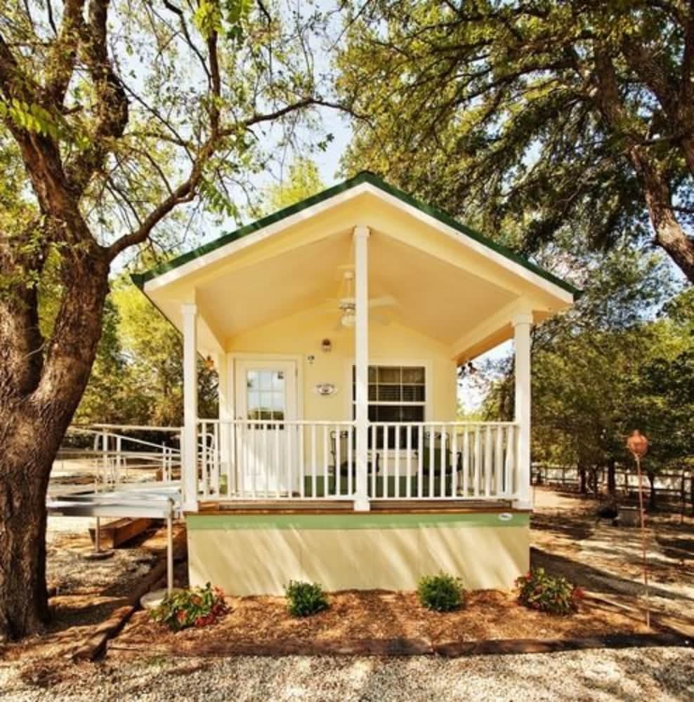 Old Irish Inn gallery photo in Denton, TX — image 32