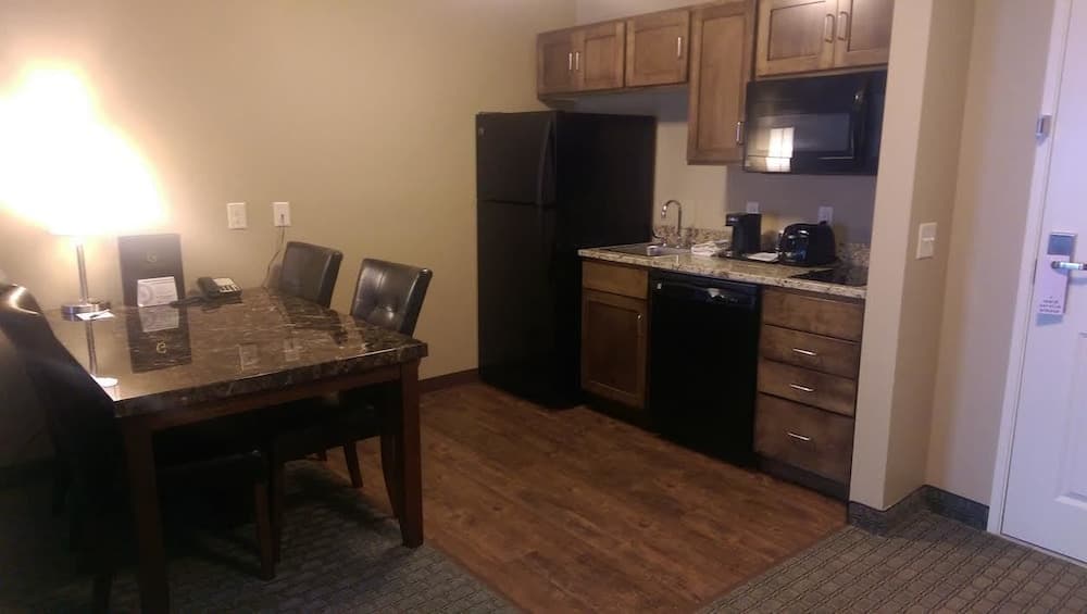 GrandStay Delano property views in Delano, MN — gallery photo 3