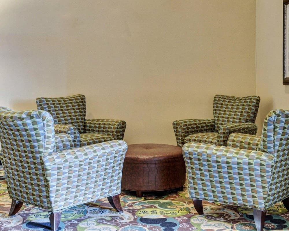 Comfort Suites near Hot Springs Park property views in Hot Springs, AR — gallery photo 3