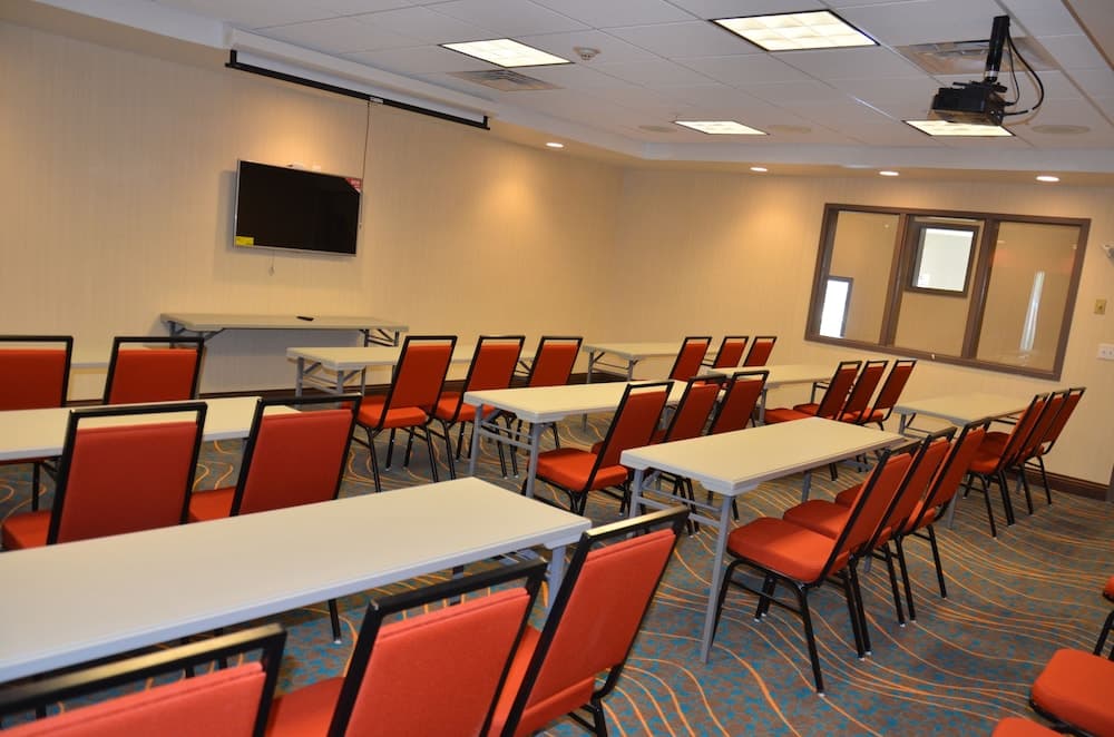 Holiday Inn Express Cheektowaga North East by IHG gallery photo in Buffalo, NY — image 55