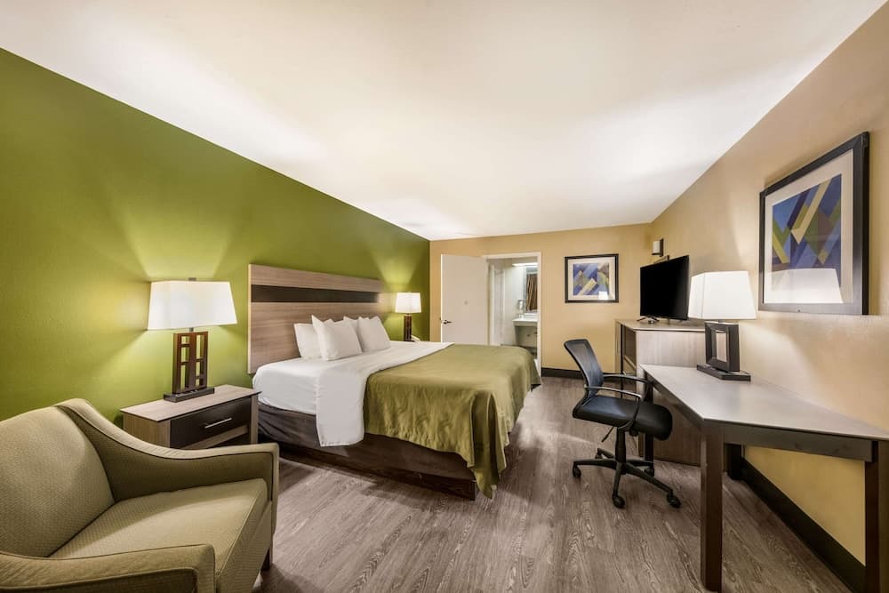Quality Inn & Suites Garland - East Dallas property views in Garland, TX — gallery photo 3