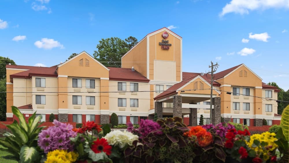Best Western Plus Huntersville Inn & Suites Near Lake Norman — hotel in Huntersville, North Carolina